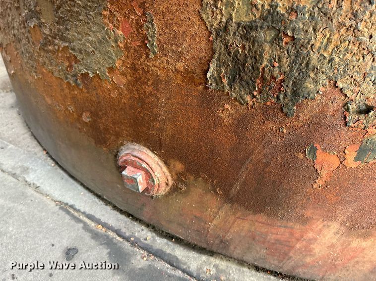 image for item NQ9805 Oil tank