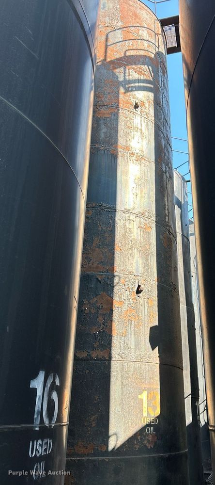 image for item NQ9806 Oil tank