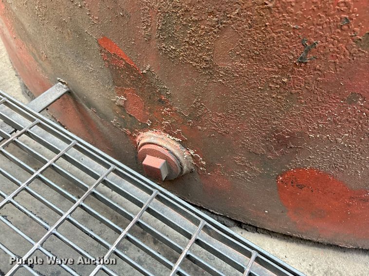 image for item NQ9806 Oil tank