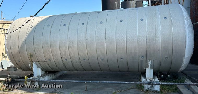 image for item NQ9808 Insulated horizontal oil tank