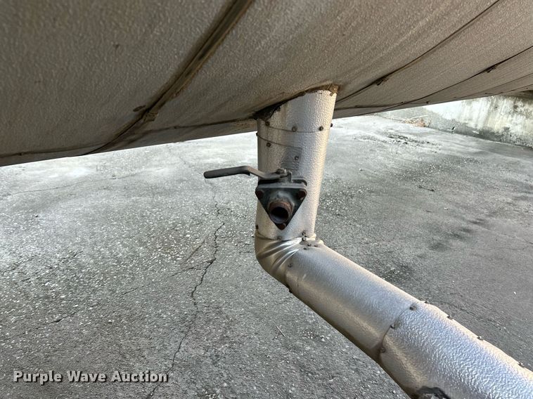 image for item NQ9808 Insulated horizontal oil tank