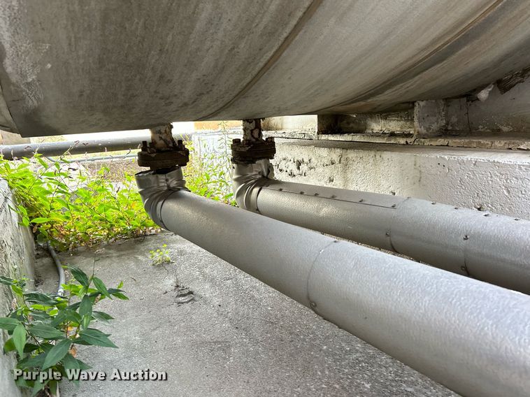 image for item NQ9808 Insulated horizontal oil tank