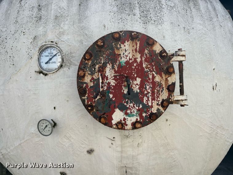 image for item NQ9809 Oil tank