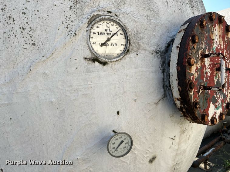 image for item NQ9809 Oil tank