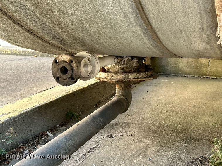 image for item NQ9809 Oil tank