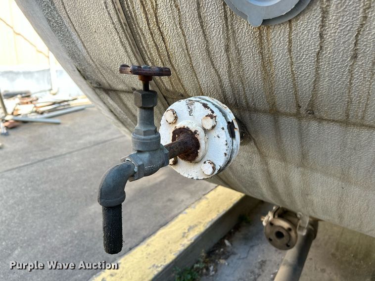 image for item NQ9809 Oil tank