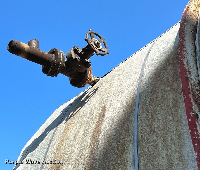 image for item NQ9809 Oil tank