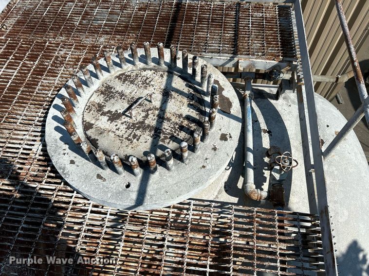 image for item NQ9810 Oil tank