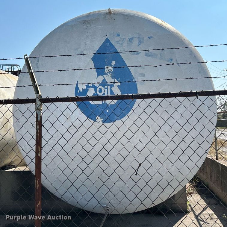 image for item NQ9811 Oil tank