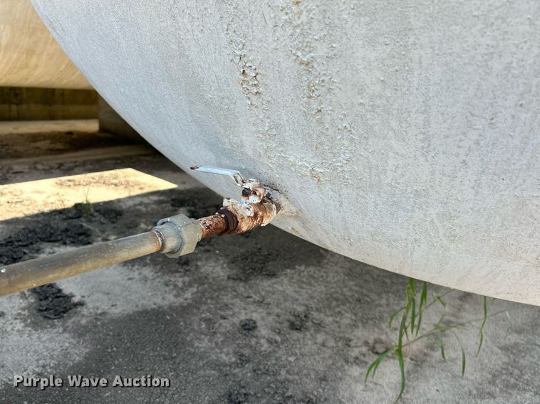 image for item NQ9811 Oil tank