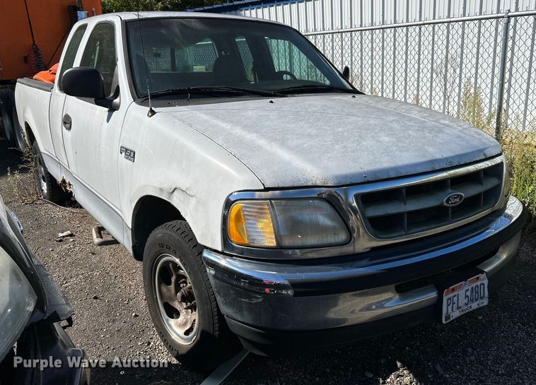 image for item NQ9816 1998 Ford F150 XL  SuperCab pickup truck
