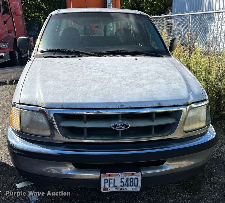 image for item NQ9816 1998 Ford F150 XL  SuperCab pickup truck