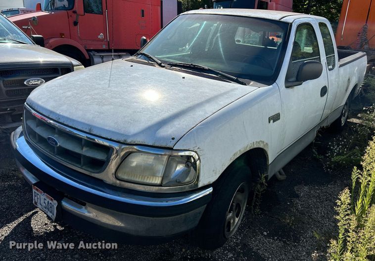 image for item NQ9816 1998 Ford F150 XL  SuperCab pickup truck