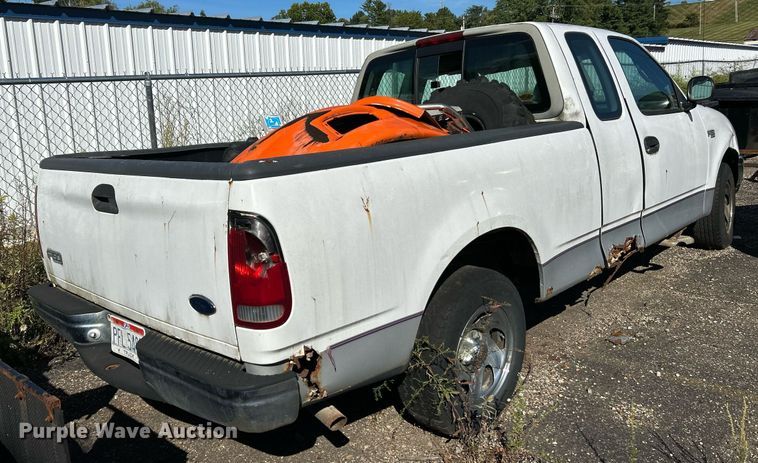 image for item NQ9816 1998 Ford F150 XL  SuperCab pickup truck