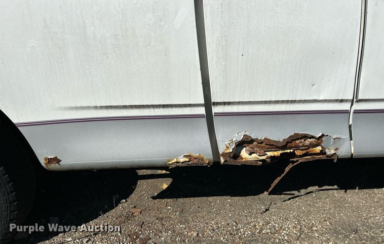 image for item NQ9816 1998 Ford F150 XL  SuperCab pickup truck