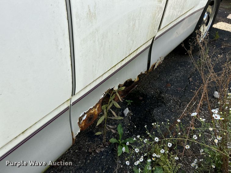 image for item NQ9816 1998 Ford F150 XL  SuperCab pickup truck