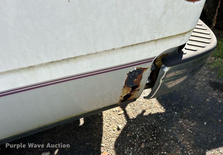 image for item NQ9816 1998 Ford F150 XL  SuperCab pickup truck