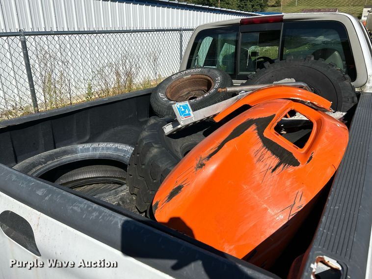 image for item NQ9816 1998 Ford F150 XL  SuperCab pickup truck