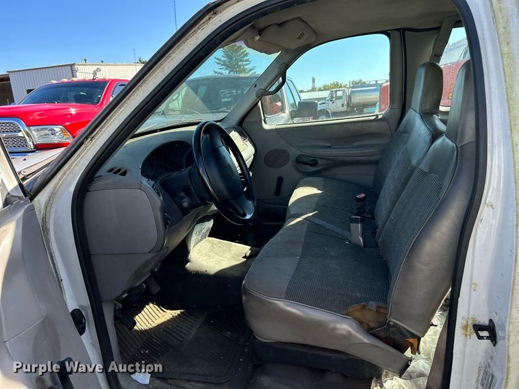 image for item NQ9816 1998 Ford F150 XL  SuperCab pickup truck