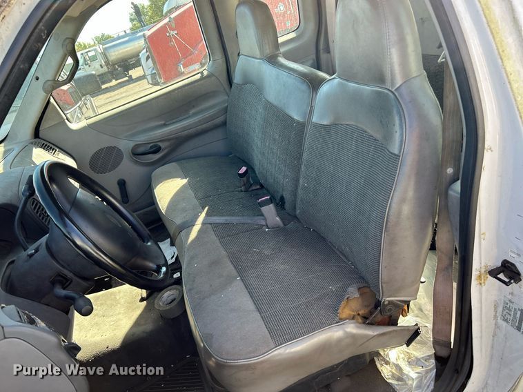 image for item NQ9816 1998 Ford F150 XL  SuperCab pickup truck