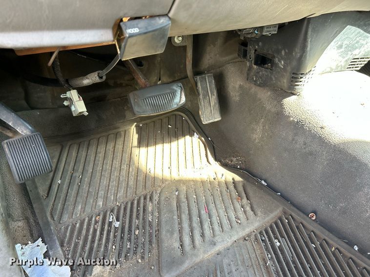 image for item NQ9816 1998 Ford F150 XL  SuperCab pickup truck