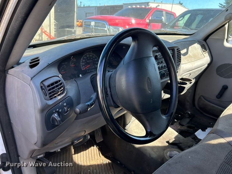 image for item NQ9816 1998 Ford F150 XL  SuperCab pickup truck