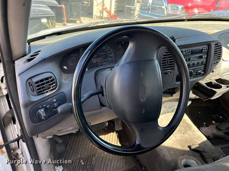 image for item NQ9816 1998 Ford F150 XL  SuperCab pickup truck