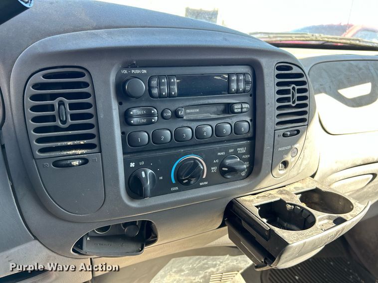 image for item NQ9816 1998 Ford F150 XL  SuperCab pickup truck