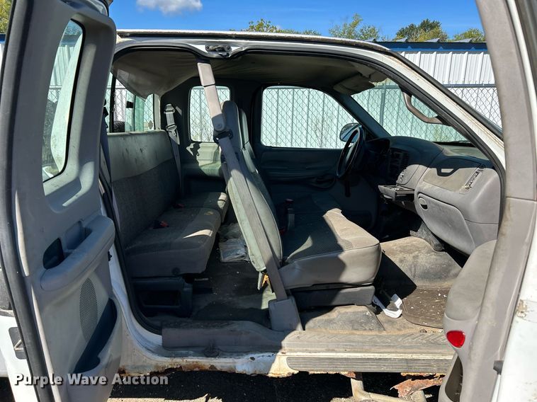 image for item NQ9816 1998 Ford F150 XL  SuperCab pickup truck