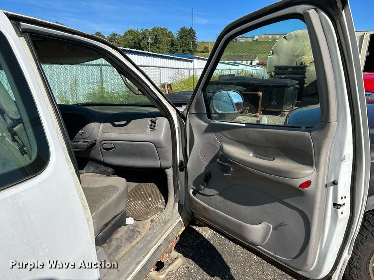 image for item NQ9816 1998 Ford F150 XL  SuperCab pickup truck