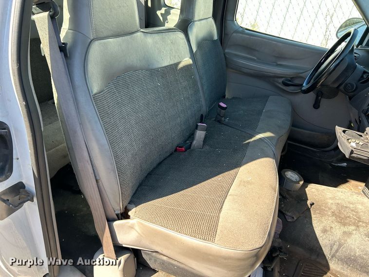 image for item NQ9816 1998 Ford F150 XL  SuperCab pickup truck