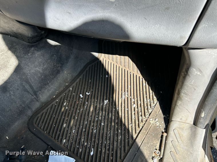 image for item NQ9816 1998 Ford F150 XL  SuperCab pickup truck