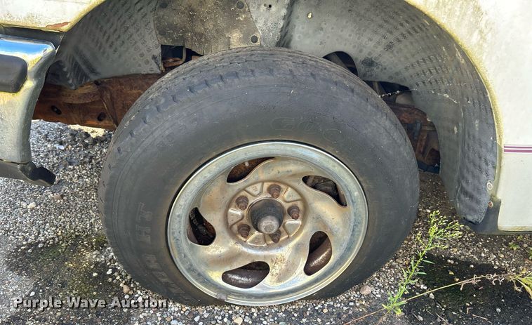 image for item NQ9816 1998 Ford F150 XL  SuperCab pickup truck