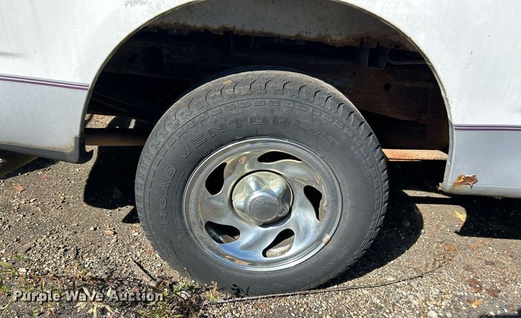 image for item NQ9816 1998 Ford F150 XL  SuperCab pickup truck