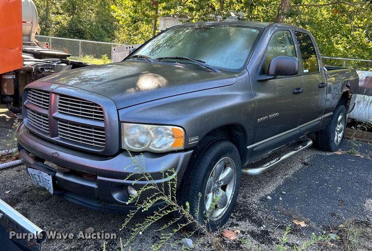 image for item NQ9818 2004 Dodge Ram 1500  Quad Cab pickup truck