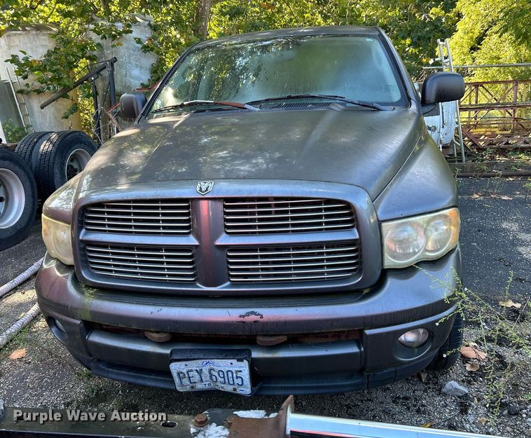 image for item NQ9818 2004 Dodge Ram 1500  Quad Cab pickup truck
