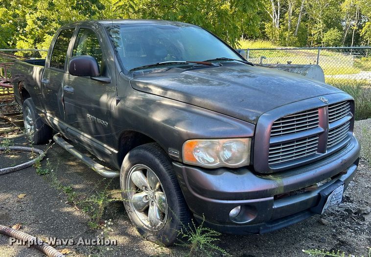 image for item NQ9818 2004 Dodge Ram 1500  Quad Cab pickup truck