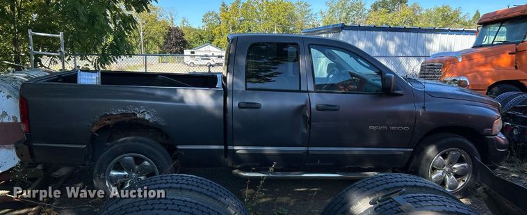 image for item NQ9818 2004 Dodge Ram 1500  Quad Cab pickup truck