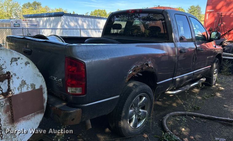 image for item NQ9818 2004 Dodge Ram 1500  Quad Cab pickup truck