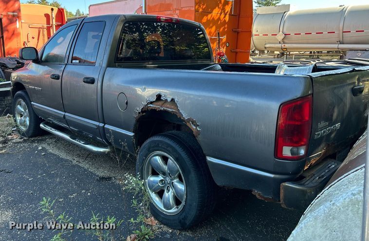 image for item NQ9818 2004 Dodge Ram 1500  Quad Cab pickup truck