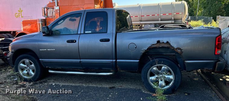 image for item NQ9818 2004 Dodge Ram 1500  Quad Cab pickup truck