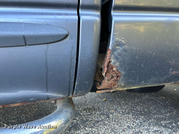 image for item NQ9818 2004 Dodge Ram 1500  Quad Cab pickup truck