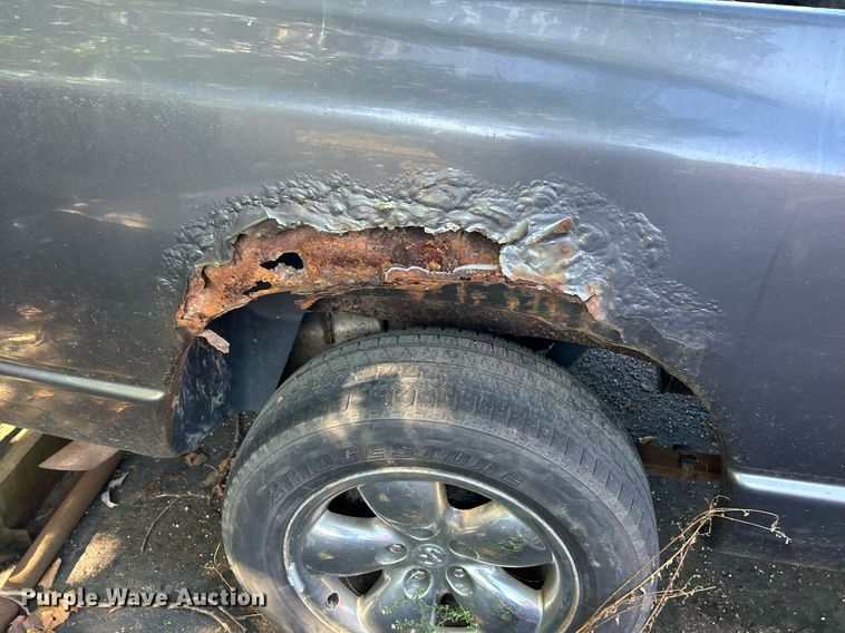 image for item NQ9818 2004 Dodge Ram 1500  Quad Cab pickup truck