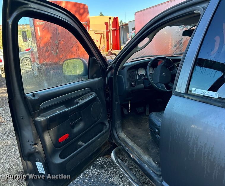image for item NQ9818 2004 Dodge Ram 1500  Quad Cab pickup truck