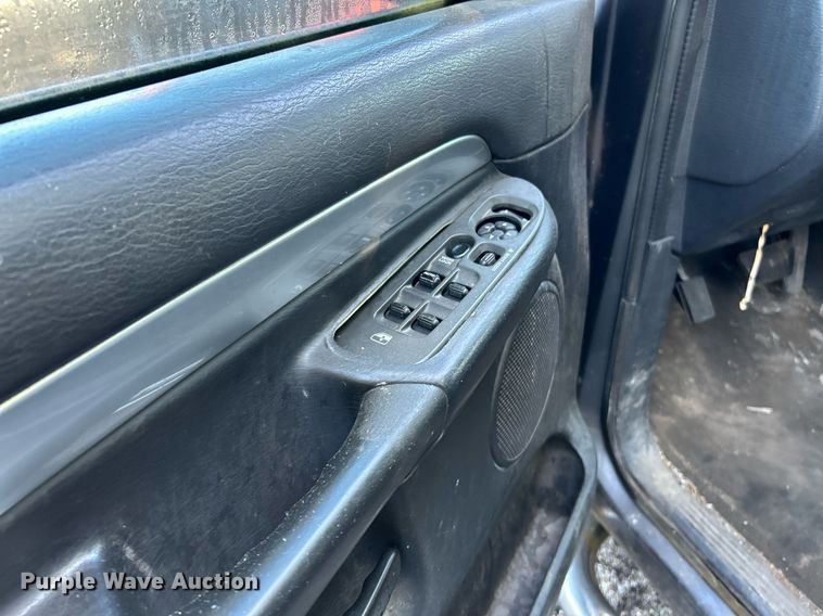 image for item NQ9818 2004 Dodge Ram 1500  Quad Cab pickup truck