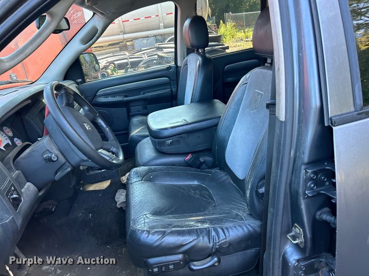 image for item NQ9818 2004 Dodge Ram 1500  Quad Cab pickup truck