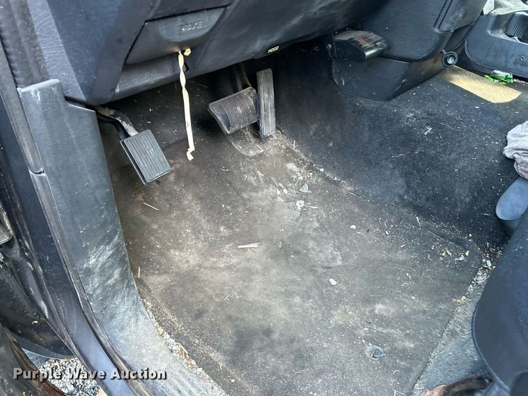 image for item NQ9818 2004 Dodge Ram 1500  Quad Cab pickup truck