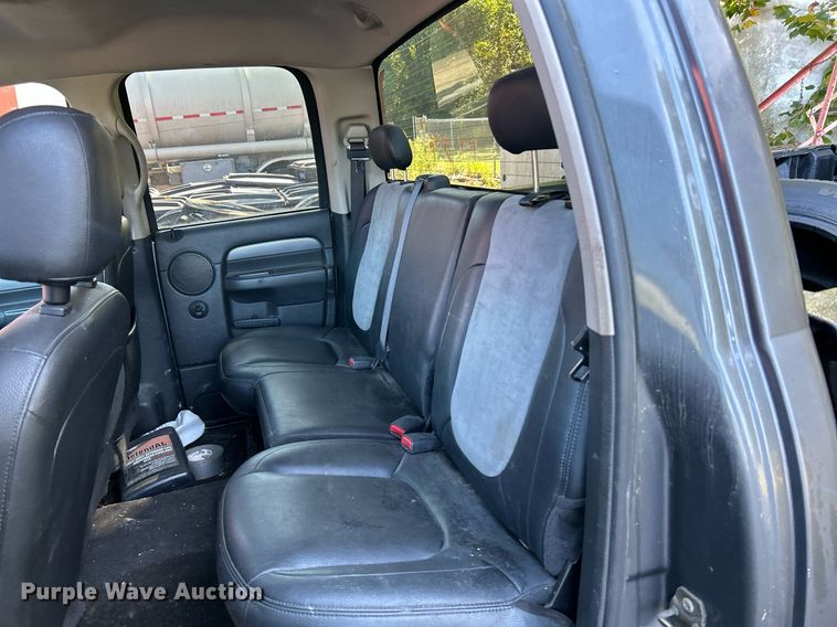 image for item NQ9818 2004 Dodge Ram 1500  Quad Cab pickup truck