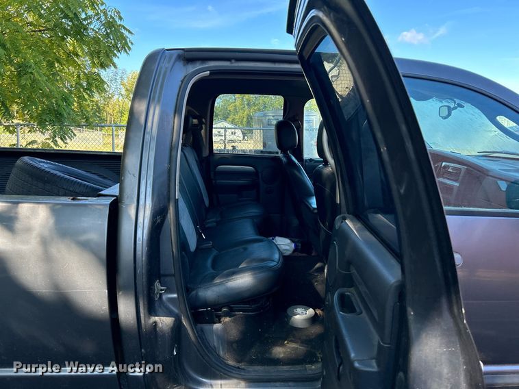 image for item NQ9818 2004 Dodge Ram 1500  Quad Cab pickup truck