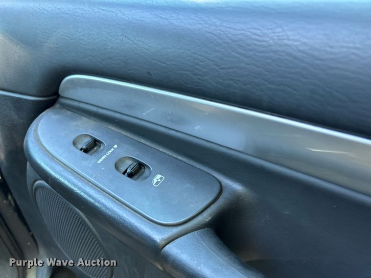 image for item NQ9818 2004 Dodge Ram 1500  Quad Cab pickup truck